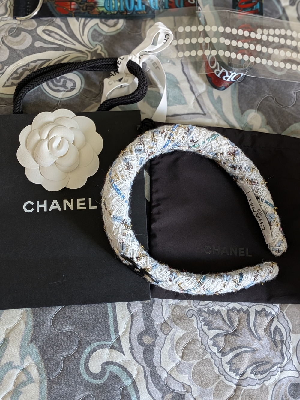 CHANEL Beauté VIP GWP White & Blue Tweed Headband